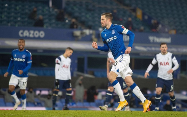 在多个年度 在多个年度